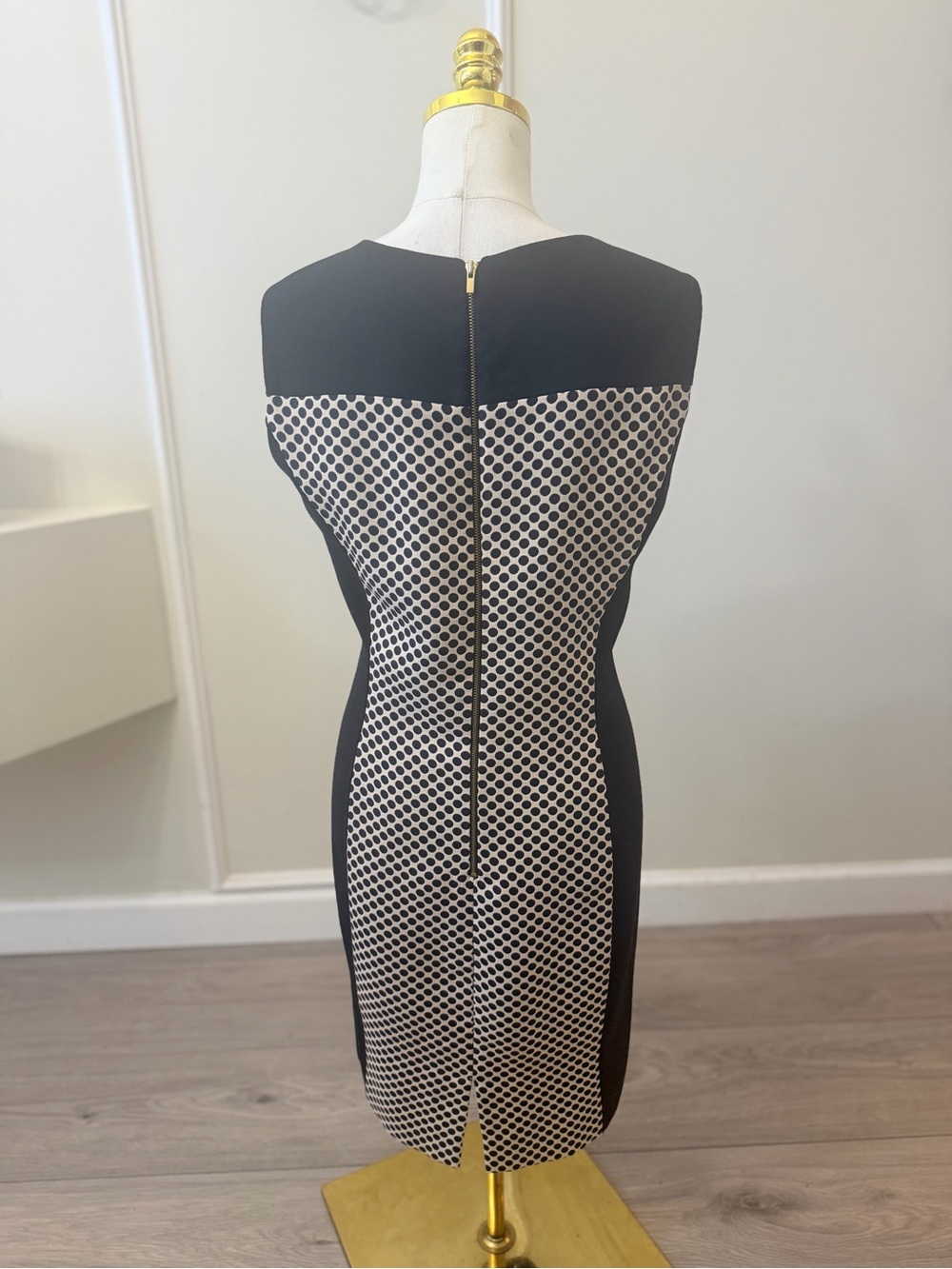Tahari Arthur S Levine Valerie Size 10 Polka Dot Colorblock Sheath Dress - Picture 4 of 6